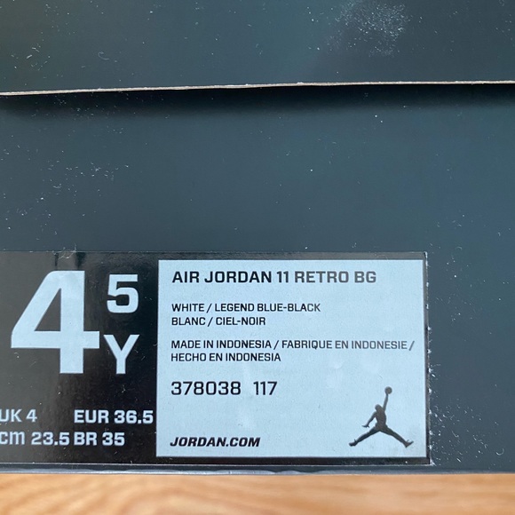 Jordan 11 Retro BG Legend Blue - Picture 2 of 2